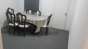 BIRMINGHAM SOUTHFIELD HOUSE 3 BEDROOMS WITH 7 BEDS great motorway links M5 M6 M42 A38 A34